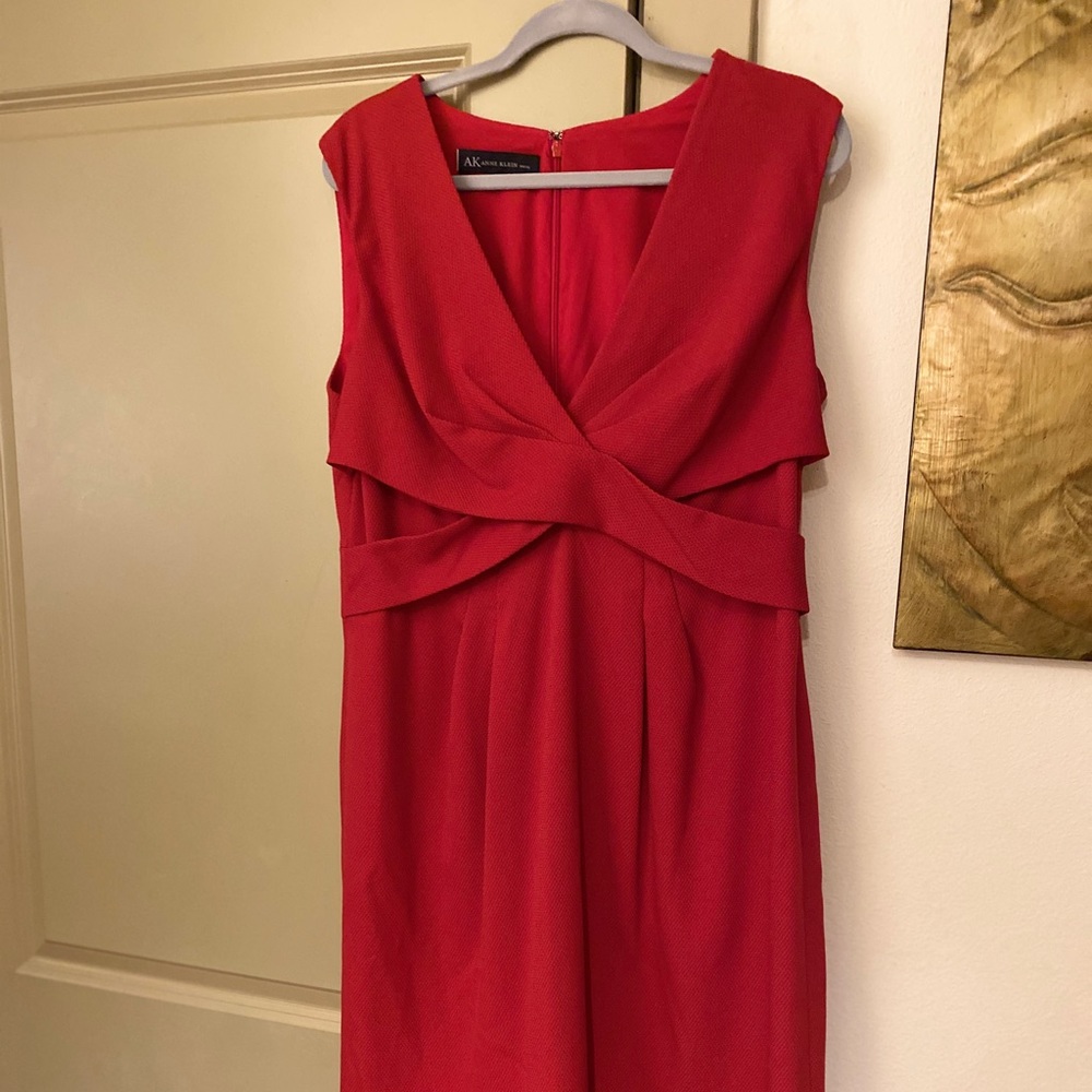 AK Anne Klein size 16 red sleeveless twist dress